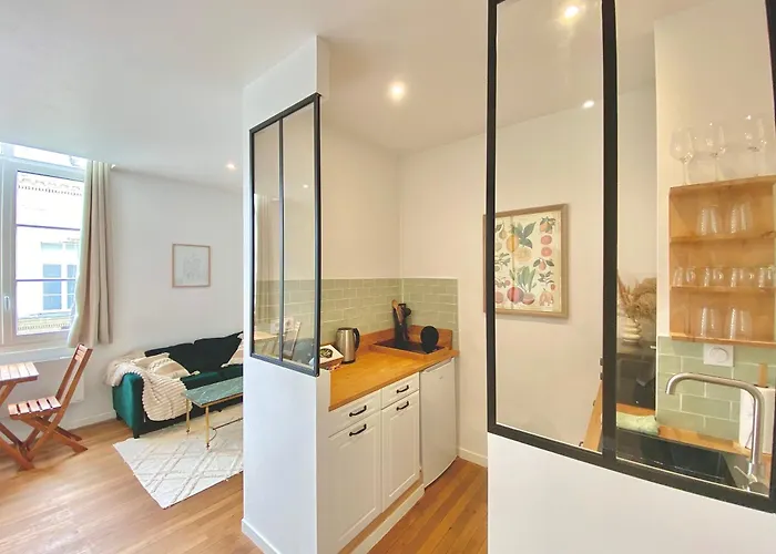 Appartement Grand Rénové Avec Goût Au Coeur D'angers, Centre Des Congrès